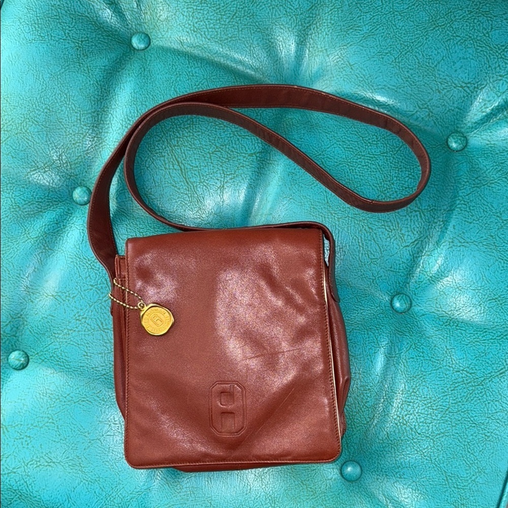 Vintage Fred Hayman Beverly Hills reddish brown leather flap Crossbody purse